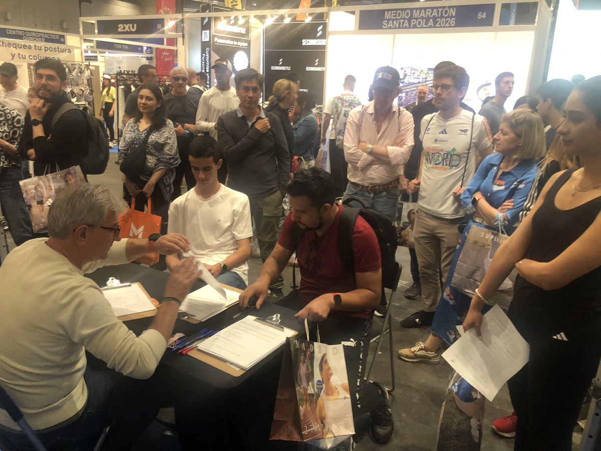 PedroPSanmartin's tweet image. Muy satisfechos en @FEdeporteseguro tras realizar 225 electros, 96 análisis de metabolismo y 87 revisiones de vista en Feria del Corredor de la Maratón de Madrid,con atención gratuita, respaldado por @MADRID y apoyados por @funsavi Toda prevención es poca!! #maratonmadrid #FEDS