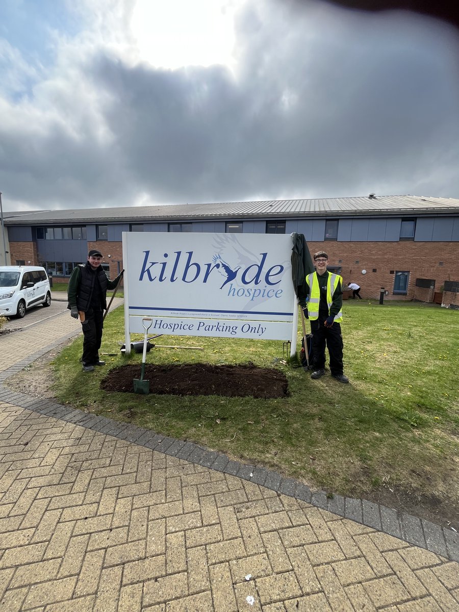 South Lanarkshire College (@slcek) on Twitter photo 🌱 SLC is proud to support <a href="/KilbrydeHospice/">Kilbryde Hospice</a>
Our Horticulture students teamed up with volunteers from <a href="/BarclaysUK/">Barclays UK</a> to help out in the hospice gardens today – a great example of community partnership in action 💚
#OurSLC 🌱 SLC is proud to support <a href="/KilbrydeHospice/">Kilbryde Hospice</a>
Our Horticulture students teamed up with volunteers from <a href="/BarclaysUK/">Barclays UK</a> to help out in the hospice gardens today – a great example of community partnership in action 💚
#OurSLC