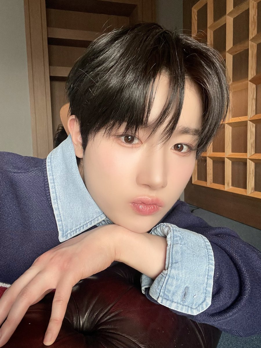 TPST_twt's tweet photo. [#혁] 날씨도 좋은데 산책가자🌙 https://t.co/pB3RzhVVKt