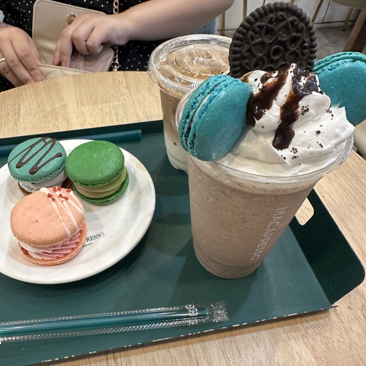 Megko_719's tweet photo. にかみぃと念願デート❁₊˚⊹
食べて歩いて食べて歩いてコスメみて超濃厚な1日だったꕥ𓍯𓂃

また遊びたいよぉ🐈 @mnm7il https://t.co/y0OcGZXkap