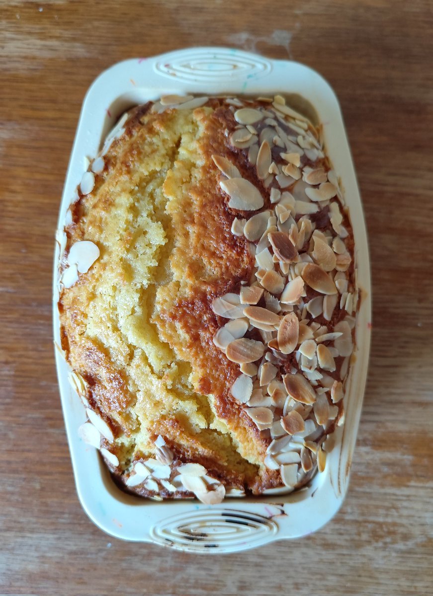 almond and vanilla loaf!! &lt;3