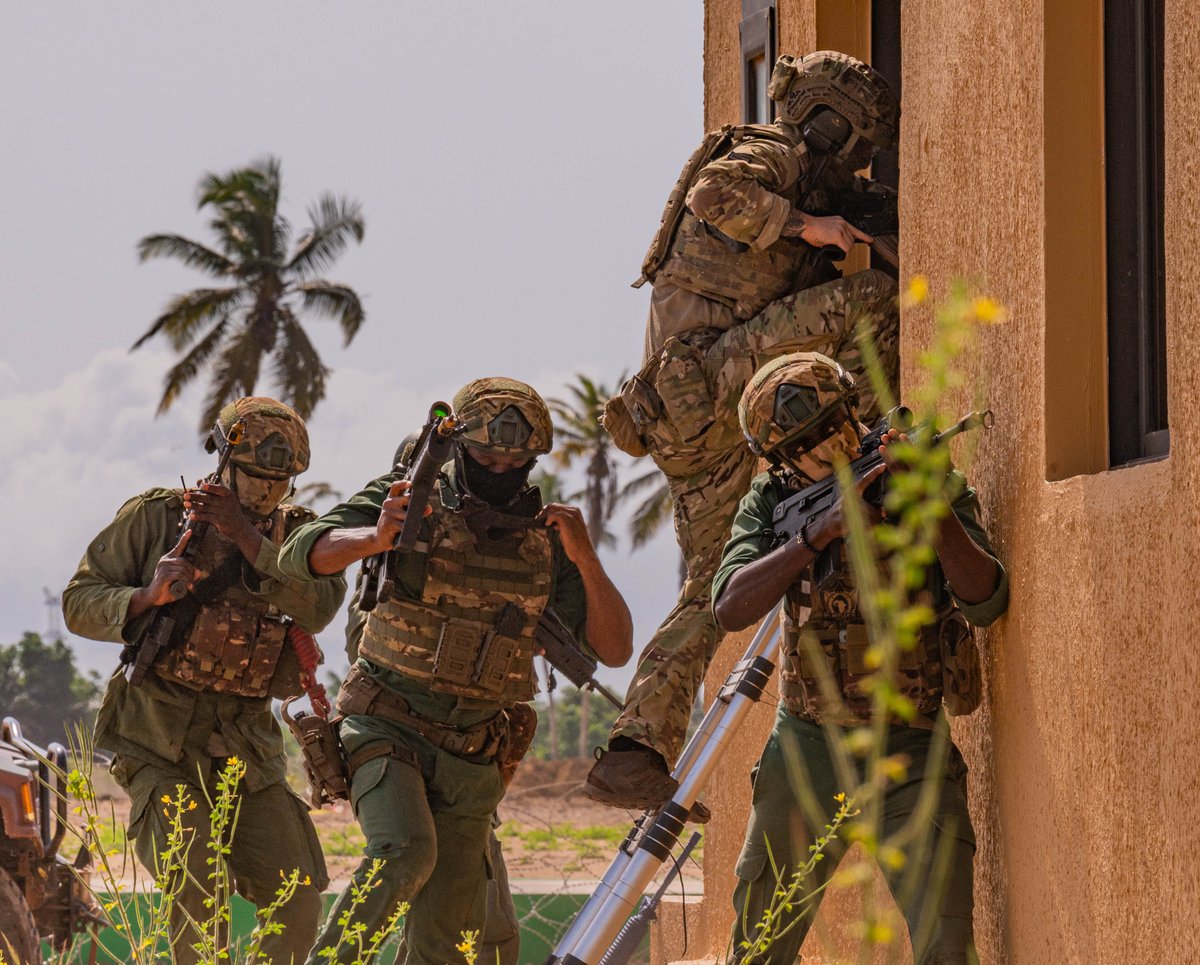 Precision. Teamwork. Lethality. Allied and African forces execute a mechanical breach during #Flintlock2025, honing the <a href="/USSOCOM/">USSOCOM</a> skills needed for complex counterterrorism operations.