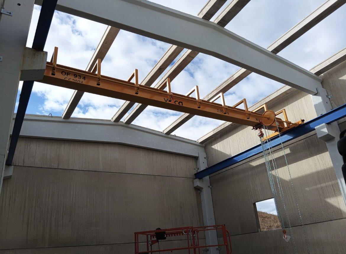 iindustriasveca's tweet photo. Todo se apagó menos nuestros puentes grúa manuales. 🏗️
🔌 Sin cables
⌛️ Sin esperas
✅ Con resultados
#apagon #electricidad #liftingcrane #crane #grua #VECA #Espana https://t.co/vBj652zPps