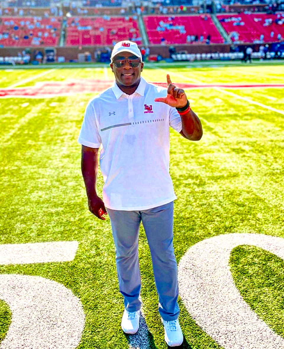 coachcordova's tweet image. Spring Recruiting in 
⚜️ NOLA ⚜️ &amp;amp; Festival Season = #HEATT🔥