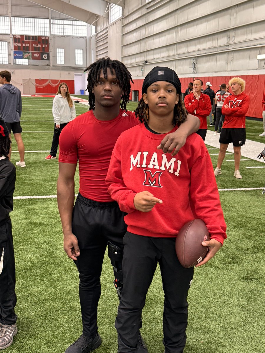 CairoLiley1's tweet image. Had a good visit @MiamiOHFootball and caught the spring game..got to see the guys @AntwonThomas01 @AdrianWalkerJr @DesmonYharbrou1 and touch bases with some coaches @ACruse15 @DBCoachWhite  I’m next up! Go Redhawks! Love and Honor!