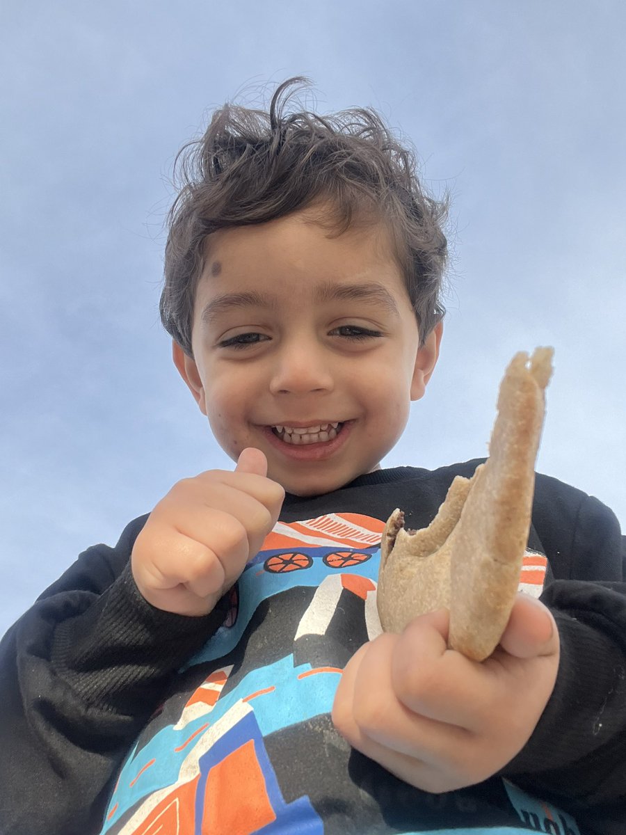 mogaza02's tweet image. This smile was made with a bag of food.
A few tomatoes, a can of beans — and hope in the heart of Gaza ♥️
You can bring more smiles 😀
Donate today. Stand with humanity 🤝
GFM: gofund.me/fcc3cd8e
#Gaza #LetGazaLive #DonateForGaza