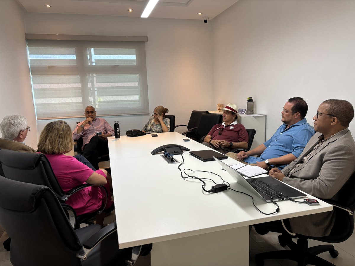 indicasat's tweet image. Visita de la Dra. Jennifer Bohac de TAMUFoundation
Tuvimos el honor de recibir a Jennifer Bohac, Directora de Programa de Donaciones y Extensión de TAMUFoundation (Texas A&M Foundation), en nuestras instalaciones de INDICASAT AIP.