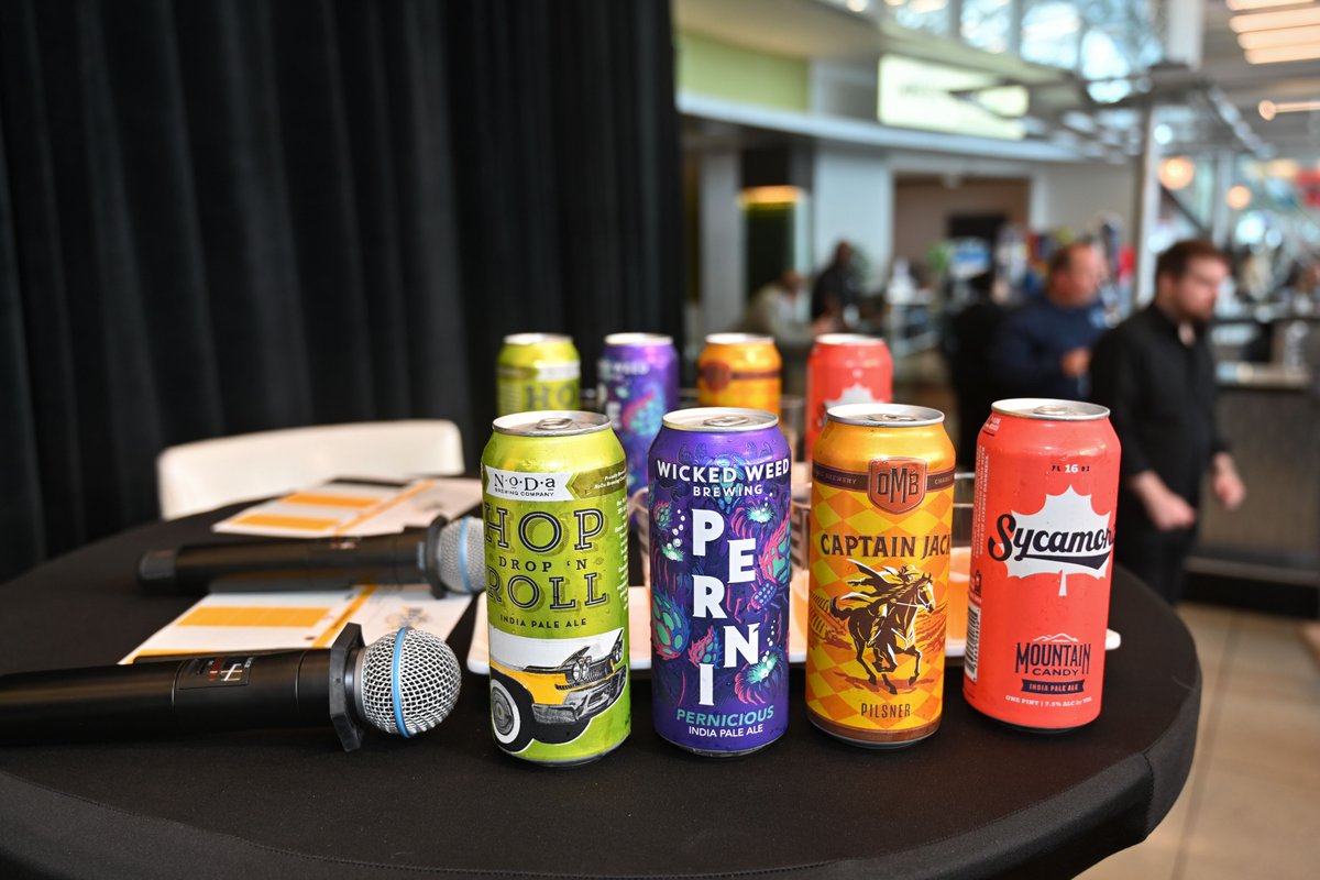 CLTAirport's tweet photo. #HMSHost is bringing big flavor to #CLTairport! ๐ป Tomorrow, noon - 2 p.m. at Gate A21, @SycamoreBrewing, @NoDaBrewing, @WickedWeedBeer and @OldeMeckBrew pair off with top chefs in the ultimate Brew & Bite Battle! Plus, a surprise mystery judge is joining the panel to crown the ultimate pairing. Any guesses as to who?