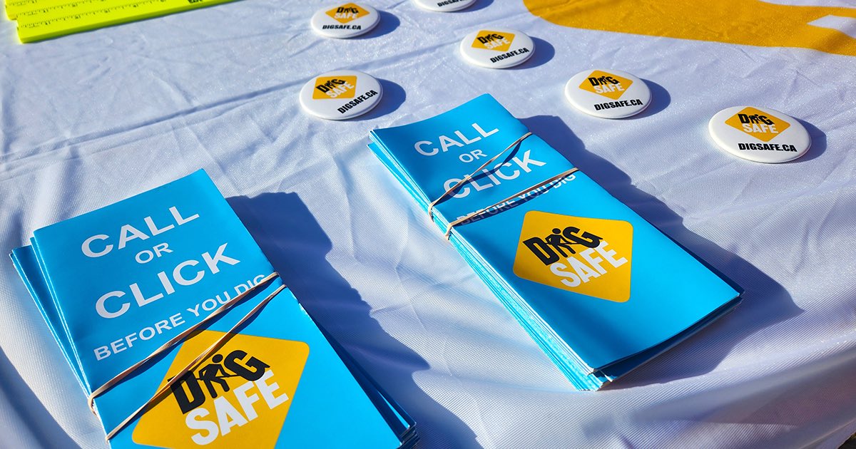 NiagaraRegion's tweet image. We've raised the Dig Safe flag for #DigSafeMonth in Ontario.

This month promotes safe digging practices to improve safety and reduce damage to buried water, sanitary sewer and storm sewer infrastructure.

Before you dig, make a locate request: bit.ly/3xFTqrZ