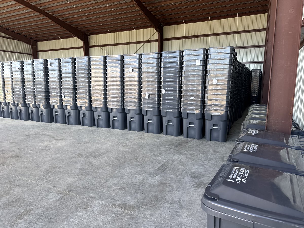 RehrigPacificCo's tweet image. Rehrig Pacific is rolling out 55,000+ 95-gallon carts with Waste Management to standardize Walton County, FL’s trash stream. On track to finish this month, we&apos;re proud to drive efficiency and consistency! #RehrigPacific #WasteIndustry #RecyclingSolutions