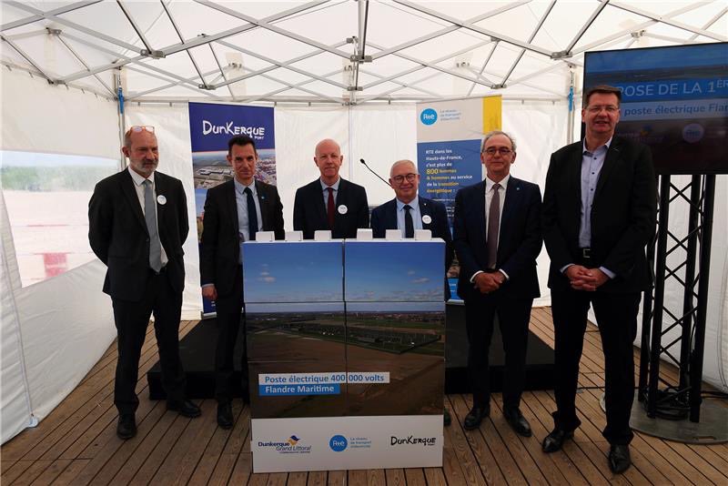 RTE dans le Nord (@rte_nord) on Twitter photo Ce lundi 28 avril, <a href="/RTE_nord/">RTE dans le Nord</a> a posé la 1ère pierre du poste électrique "Flandre Maritime" ⚡ à Saint-Georges-sur-l’Aa, aux côtés de <a href="/P_Vergriete/">Patrice Vergriete</a> (<a href="/Dunkerque/">Ville de Dunkerque</a>), <a href="/XPiechaczyk/">Xavier Piechaczyk</a> (<a href="/rte_france/">RTE</a>) et Maurice Georges (<a href="/DunkerquePort/">DunkerquePort</a>).
🔌 Ce poste jouera un rôle clé pour accompagner la Ce lundi 28 avril, <a href="/RTE_nord/">RTE dans le Nord</a> a posé la 1ère pierre du poste électrique "Flandre Maritime" ⚡ à Saint-Georges-sur-l’Aa, aux côtés de <a href="/P_Vergriete/">Patrice Vergriete</a> (<a href="/Dunkerque/">Ville de Dunkerque</a>), <a href="/XPiechaczyk/">Xavier Piechaczyk</a> (<a href="/rte_france/">RTE</a>) et Maurice Georges (<a href="/DunkerquePort/">DunkerquePort</a>).
🔌 Ce poste jouera un rôle clé pour accompagner la