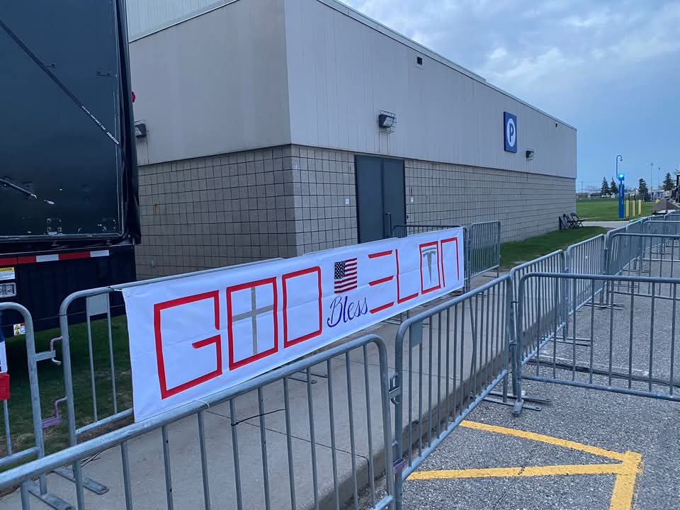 AshleyWeis4's tweet image. 🗣️ God bless  @elonmusk 

#TrumpRally #Michigan #DonaldTrump #AshleyWeis #RedAmericaFirst