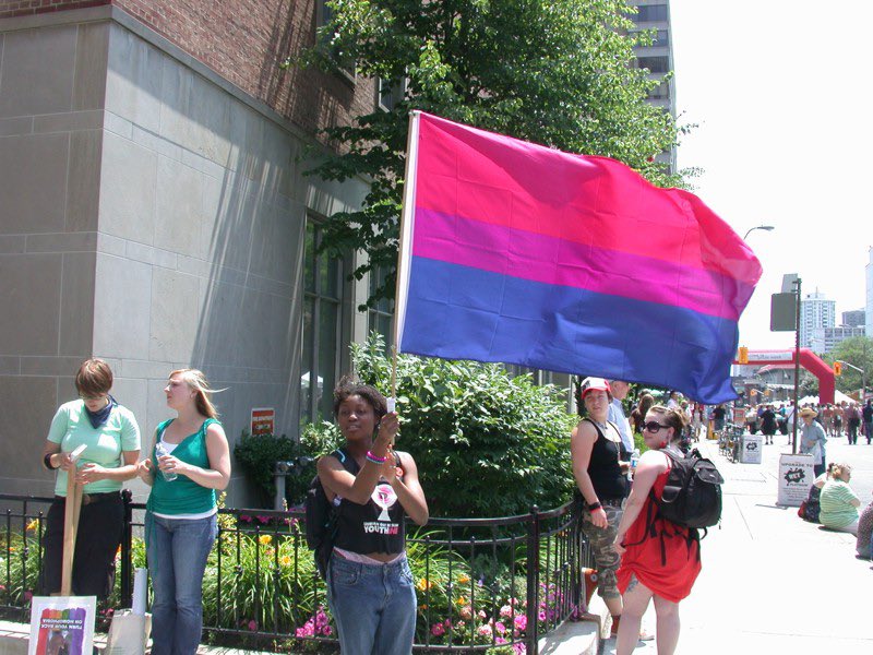 DYKERCIZE's tweet photo. Titled : 06Dyke031 from Sarah Menace on Flickr
Description : Dyke March 2006. 
Published 25 July 2006 https://t.co/oG9WFPlss0