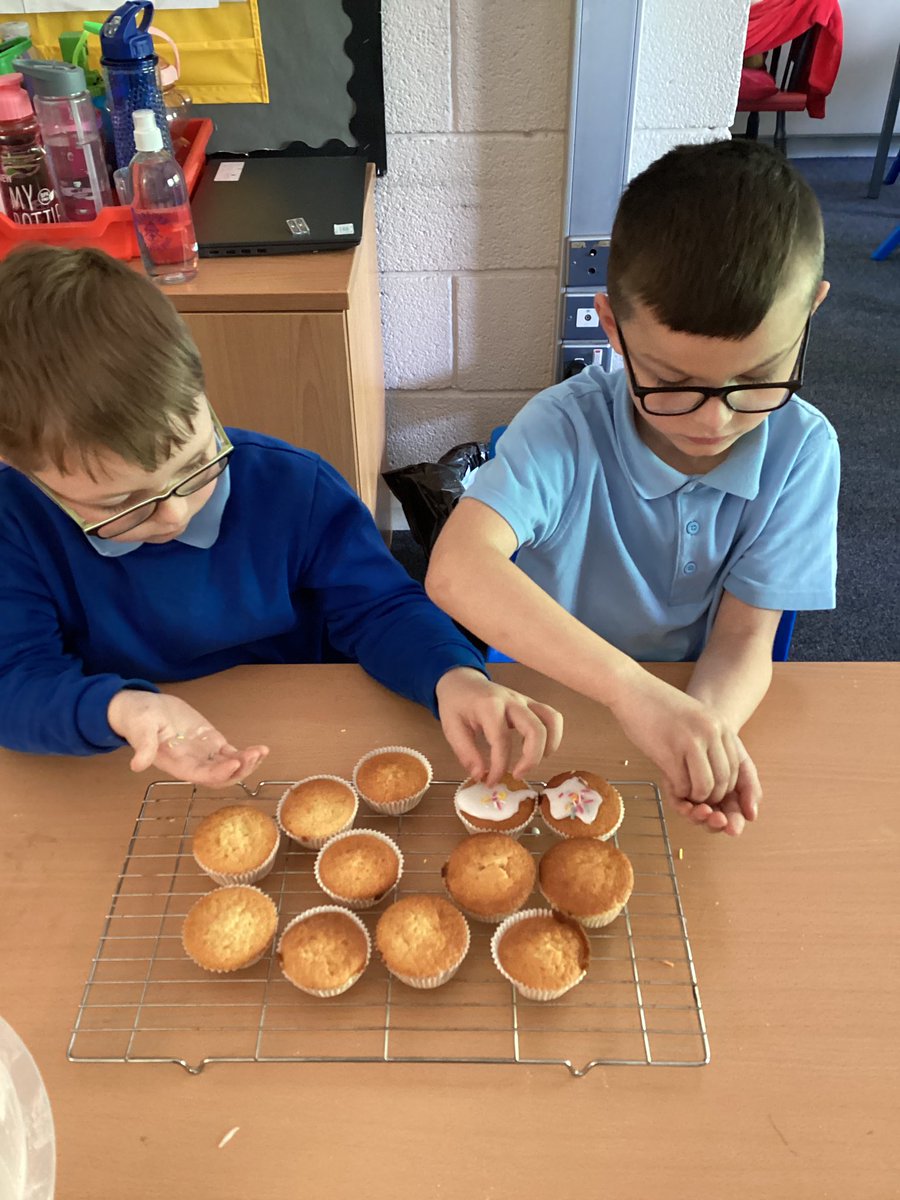 We’ve looked at the features of a recipe and identified verbs in English. We then followed a recipe to make fairy cakes. 🧁 <a href="/BedfordPrimary/">Bedford Primary</a> <a href="/SouthportLTrust/">Southport Learning Trust</a>
