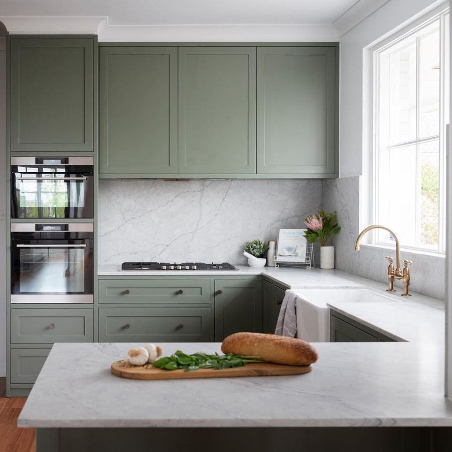 CuratorStyle's tweet photo. Sage green kitchens = 😍 Cabinets steal the show! Paint 'em soft, bright, or moody green 🎨🌿. 
Pair with brass handles + marble counters for timeless charm. #KitchenGoals https://t.co/R6ZuoFnSRD