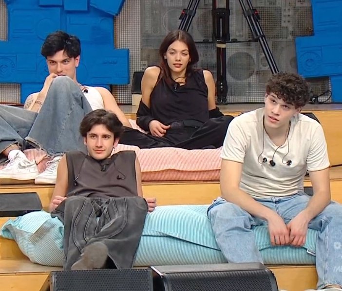 diecixhappier's tweet photo. la finale che vorrei
#amici24 https://t.co/iqvLuubvR4