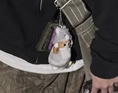 agasae_green's tweet photo. 키링 진짜 보면 볼수록 초깜찍이닼ㅋㅋㅋㅋㅋ
앞모습🧡 옆모습🧡 뒷모습🧡🐈
#marktuan #bubu #bootsy https://t.co/Hw5VVczgxk