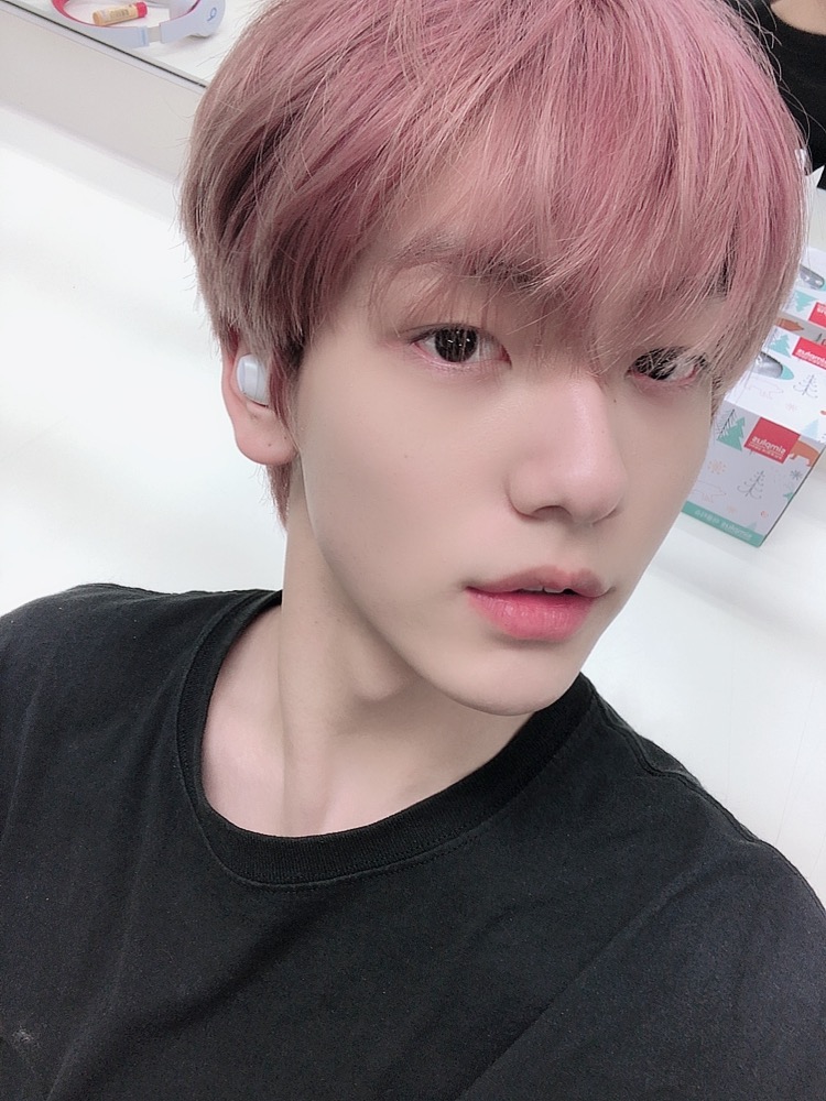 TXT__Alex's tweet photo. 애쉬핑크를 추천합니다
예쁘기 때문입니다 🩷 https://t.co/S0fWLFH0oI