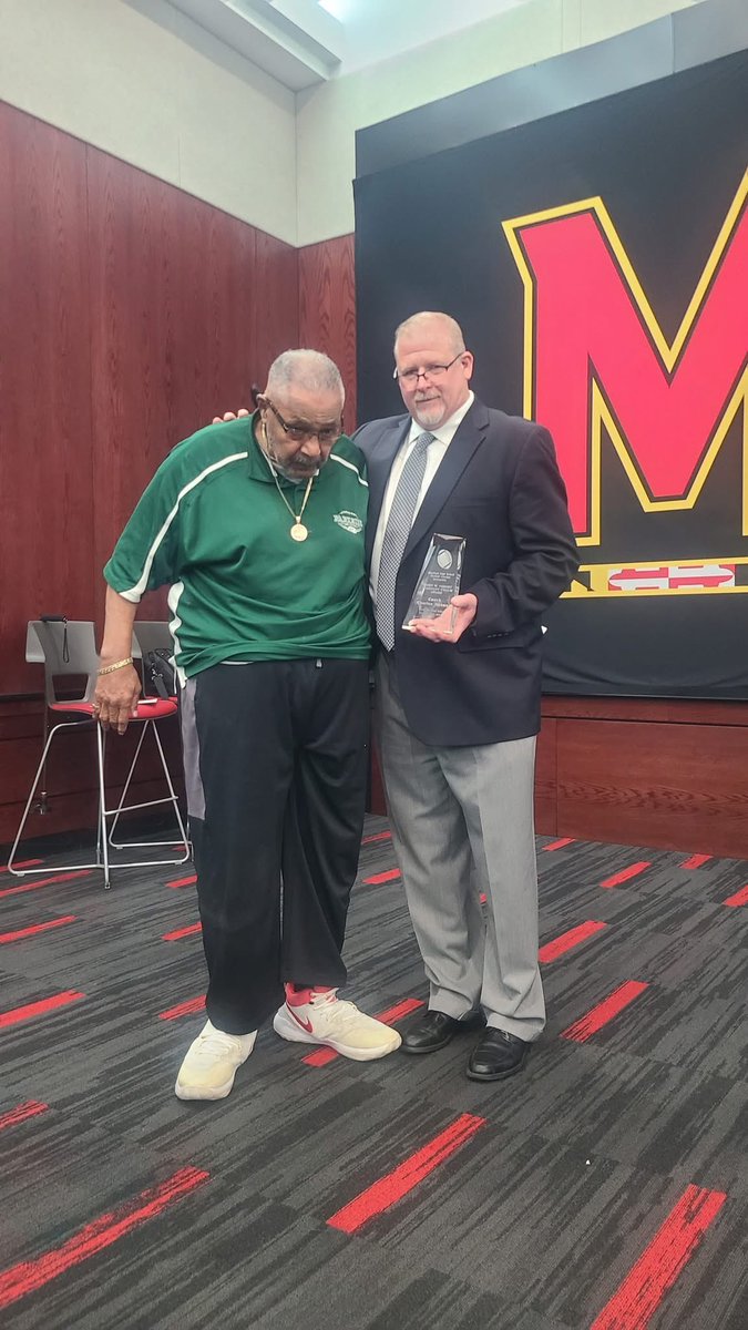 ParksideRamsfb's tweet photo. An eventful weekend for Parkside Football!Coach Charlie Holmes received the MFCA’s John W. Voight Assistant Coach Award!
20 years at Parkside & Snow Hill, 15+ 1,000-yard rushers, and now his 2nd NFL RB with Marcus’ signing.
#ParksidePride #MFCA #CoachHolmes #HSFootball https://t.co/sH1ix3CScY