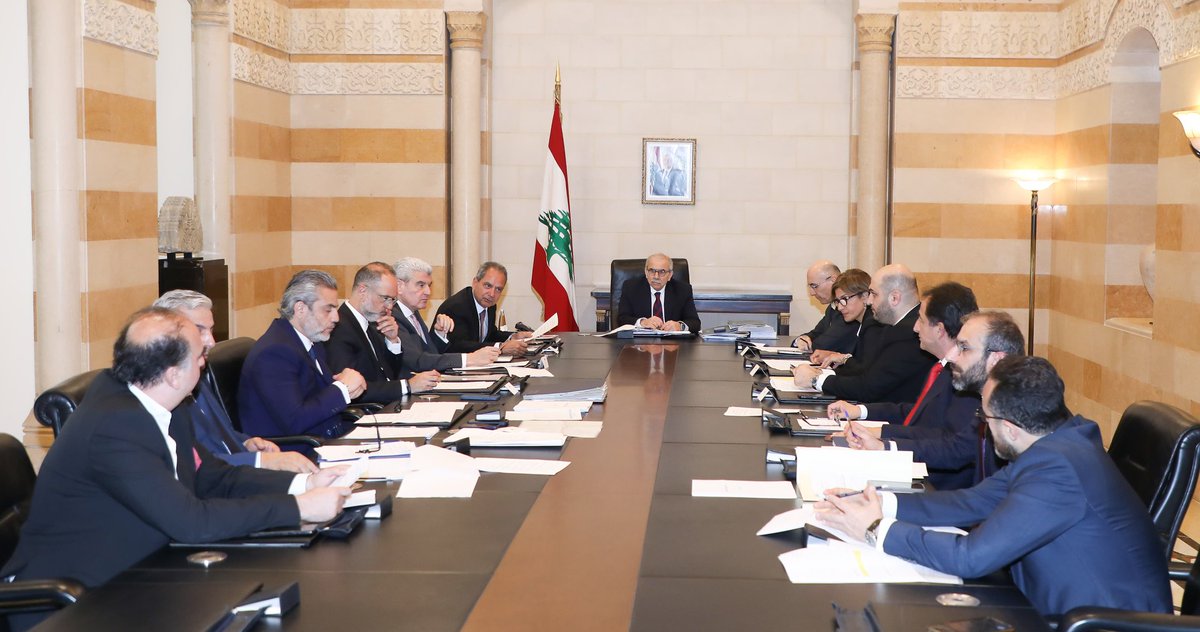 ترأس رئيس #مجلس_الوزراء  الدكتور  #نواف_سلام  بعد ظهر اليوم في السرايا اجتماعا للهيئة الوطنية للمياه شارك فيه وزير الطاقة والمياه جوزف الصدي، وزير الداخلية والبلديات العميد أحمد الحجار، وزير الصناعة دجو عيسى الخوري، وزيرة البيئة تمارا الزين  وزير الاشغال العامة والنقل فايز