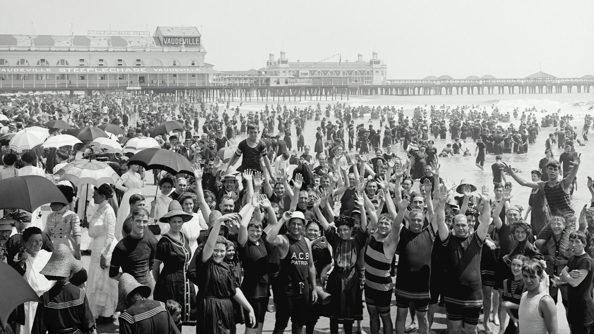 The Rackenfracker tweet media