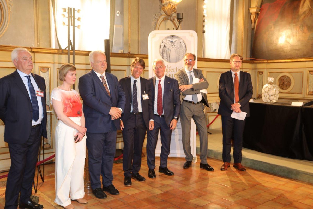 Luca Pierantoni (@lucapierantonie) on Twitter photo Come sempre impressionato dal lavoro del Presidente <a href="/NazarioPagano/">Nazario Pagano</a> e grato a <a href="/CzechMFA_Rome/">Czech Embassy Rome</a> l'Amb. Kohout per un evento sull'arte del vetro in cui e' stata ricordata l'importanza della valorizzazione del patrimonio culturale europeo comune come base dell' 🇪🇺. Come sempre impressionato dal lavoro del Presidente <a href="/NazarioPagano/">Nazario Pagano</a> e grato a <a href="/CzechMFA_Rome/">Czech Embassy Rome</a> l'Amb. Kohout per un evento sull'arte del vetro in cui e' stata ricordata l'importanza della valorizzazione del patrimonio culturale europeo comune come base dell' 🇪🇺.