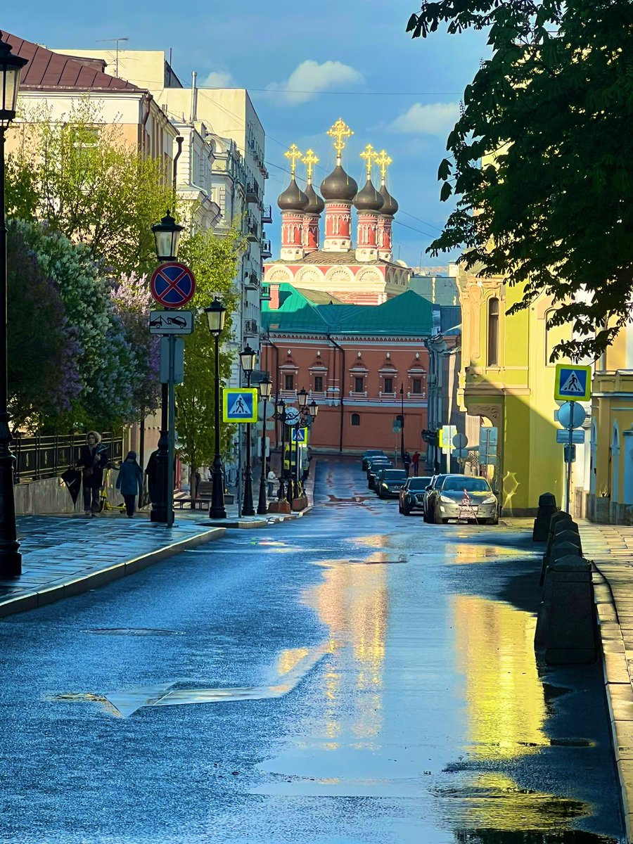 gazzati's tweet photo. Весенняя Москва после дождя… Люблю этот город.
#moscow #москва #moscowguide https://t.co/TxUjMpPKKY