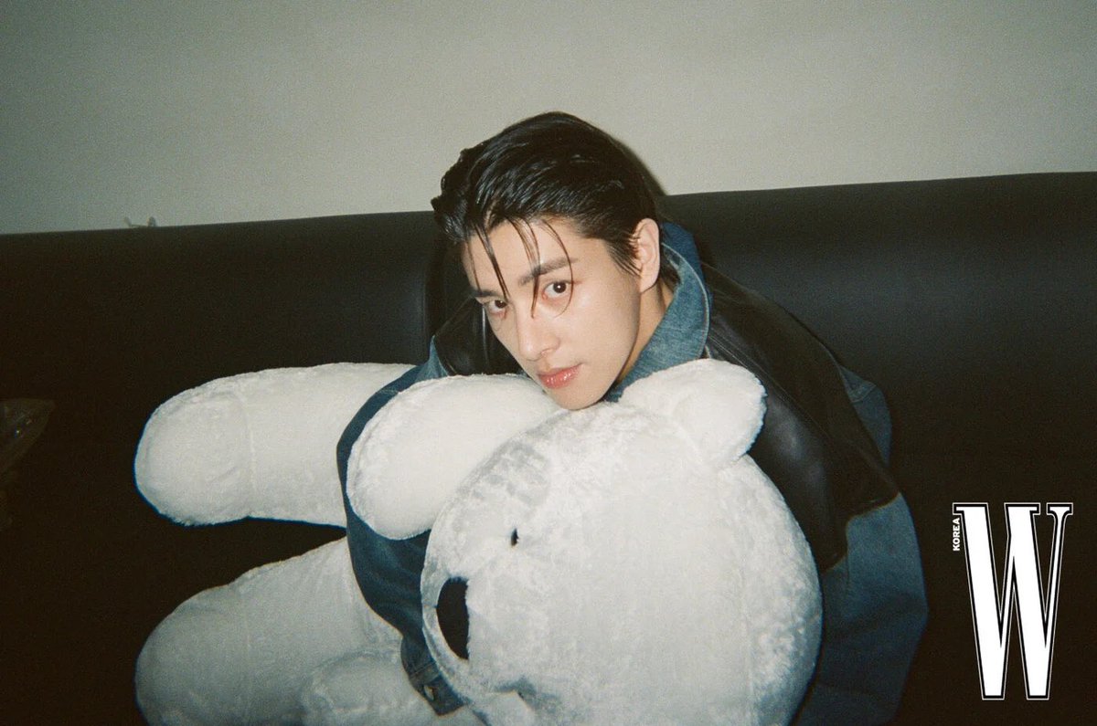 jaeyunsim22's tweet photo. THOSE PICS IS SO BEAUTIFUL 😩
#ENHYPEN_JAKE https://t.co/hxEQyz4MBR
