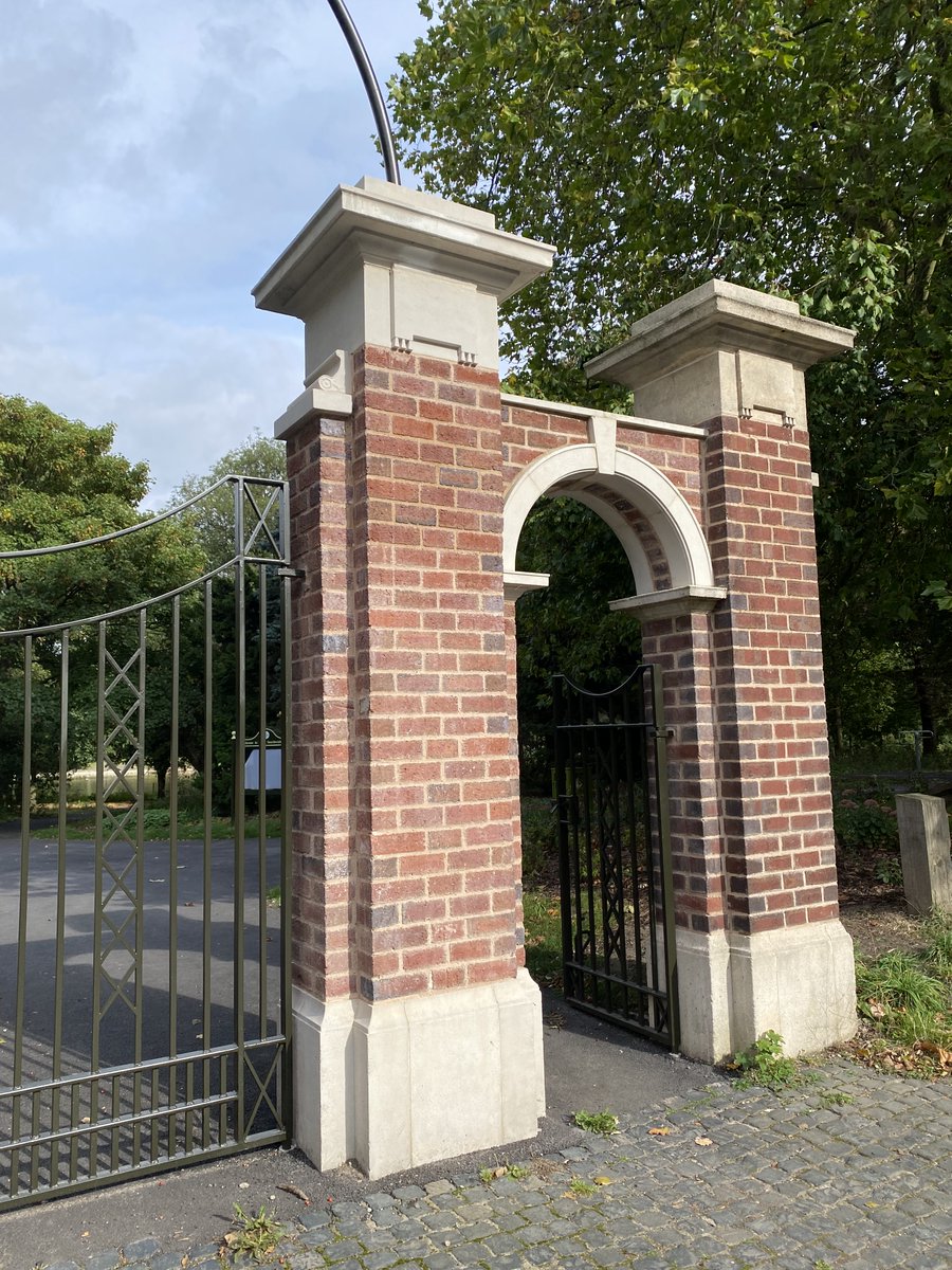 KeyStonework's tweet image. Restoration of two gates piers in West Smethwick Park, West Midlands.
We were asked to reproduce the two internal pier caps, right hand internal plinth, arched coping and the horizontal coping the right side. In Portland Dry-Cast.