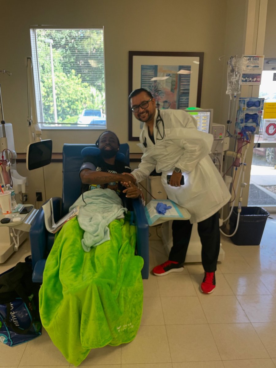 DJSWOLE386's tweet photo. I don’t own the rights to the music This my kidney dr I tell u since the beginning he told on his end that he refuse to let me leave this earth 🌍 and I told him I’ll do whatever I have to remain on this earth he told with my kids as well my kids was going crazy cause https://t.co/2Oypmt69Lk