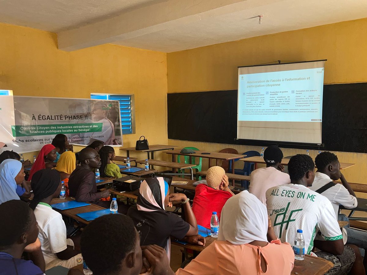 Le 25 avril 2025, #EndaLEAD avec l’appui de <a href="/oxfamsn/">.</a> et sous la supervision du <a href="/221men/">MINISTERE DE L'EDUCATION NATIONALE DU SENEGAL</a> a lancé le club scolaire DESC John Ruggie au lycée de #Mako, commune de #Tomboronkoto.
Objectif : former des jeunes leaders engagés pour les #droits humains, la #citoyenneté active...
@Enda