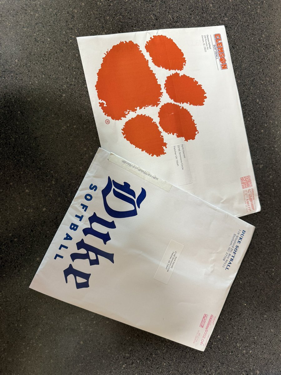 Kynli Garrett (@kynligarrett) on Twitter photo Thank you <a href="/DukeSOFTBALL/">Duke Softball</a> and <a href="/clemsonsoftball/">Clemson Softball 🥎</a> for the mail! I hope to visit soon 👀
<a href="/DukeCoachYoung/">Marissa Young</a> <a href="/rittmanjohn/">John Rittman</a> Thank you <a href="/DukeSOFTBALL/">Duke Softball</a> and <a href="/clemsonsoftball/">Clemson Softball 🥎</a> for the mail! I hope to visit soon 👀
<a href="/DukeCoachYoung/">Marissa Young</a> <a href="/rittmanjohn/">John Rittman</a>