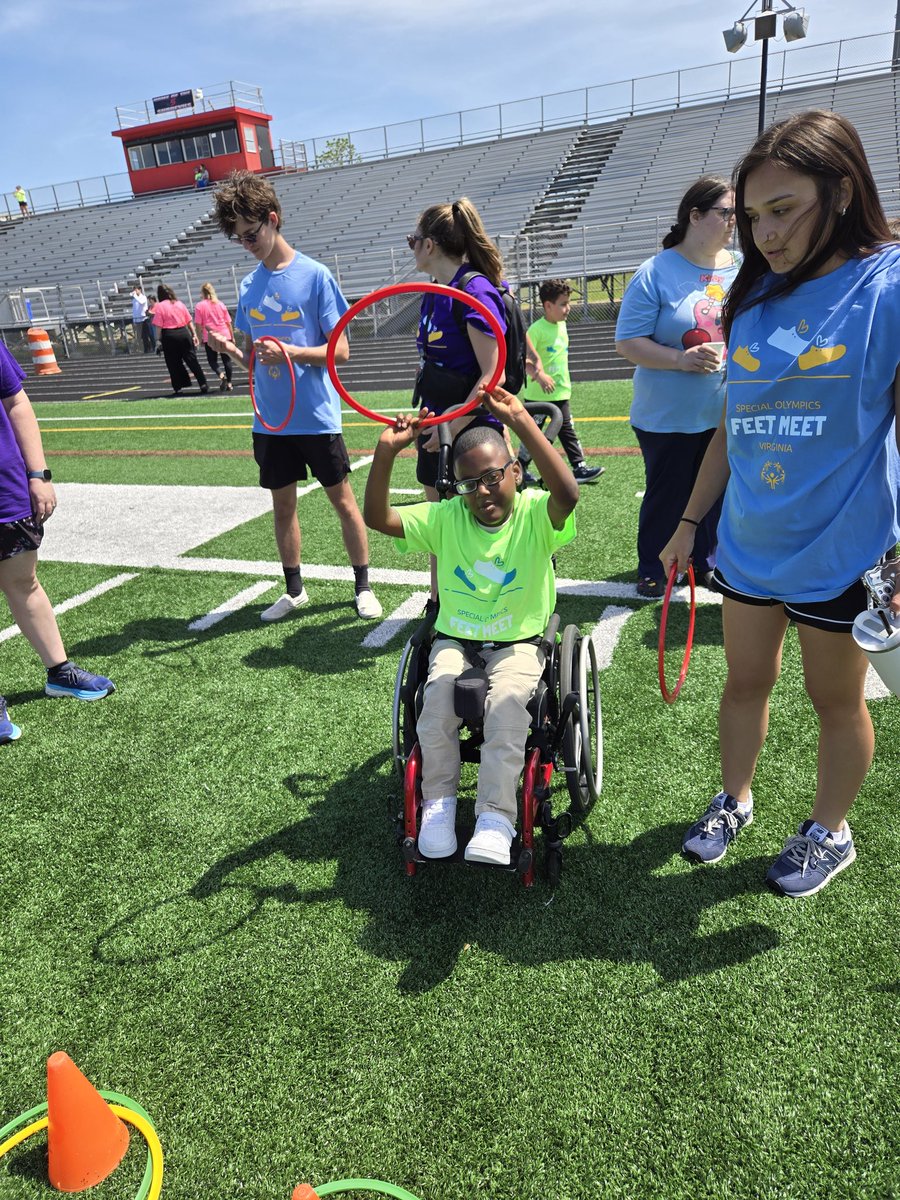 Beautiful day and wonderful fun supporting @vbschoos elementary AAF students! #VBLFM25 <a href="/vbcpsopec/">VBOPEC</a> <a href="/Beach_APE/">VBCPS Adapted PE</a>