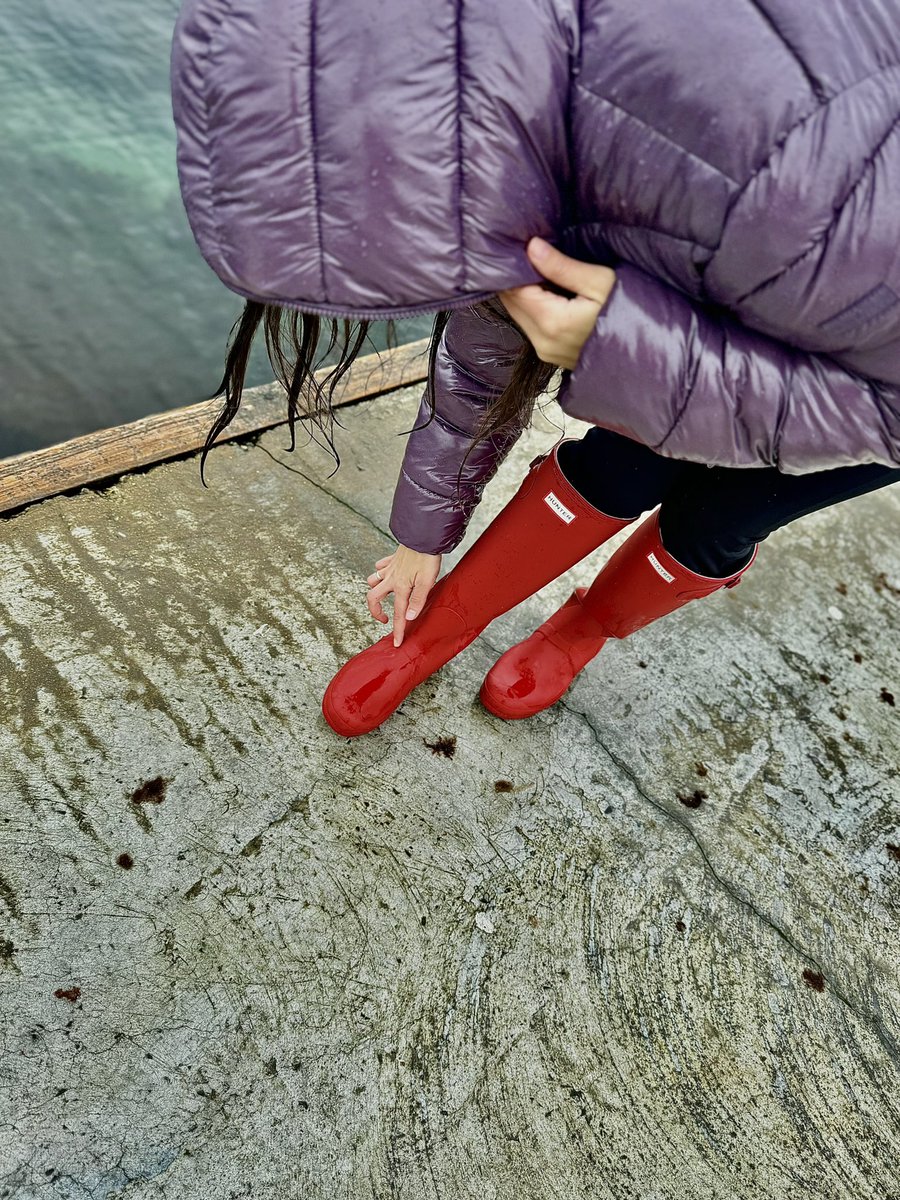 Katrin_Shiny's tweet image. You’re a radiant flower, Malva🌸 Why are you so 💜enchanted by the romance of storm?⛈️What draws you to those shimmering drops? Is it because you bloom so gorgeously?🥰

#Malva #StormQueen #Rainworld #StreetStyle #ChicLook