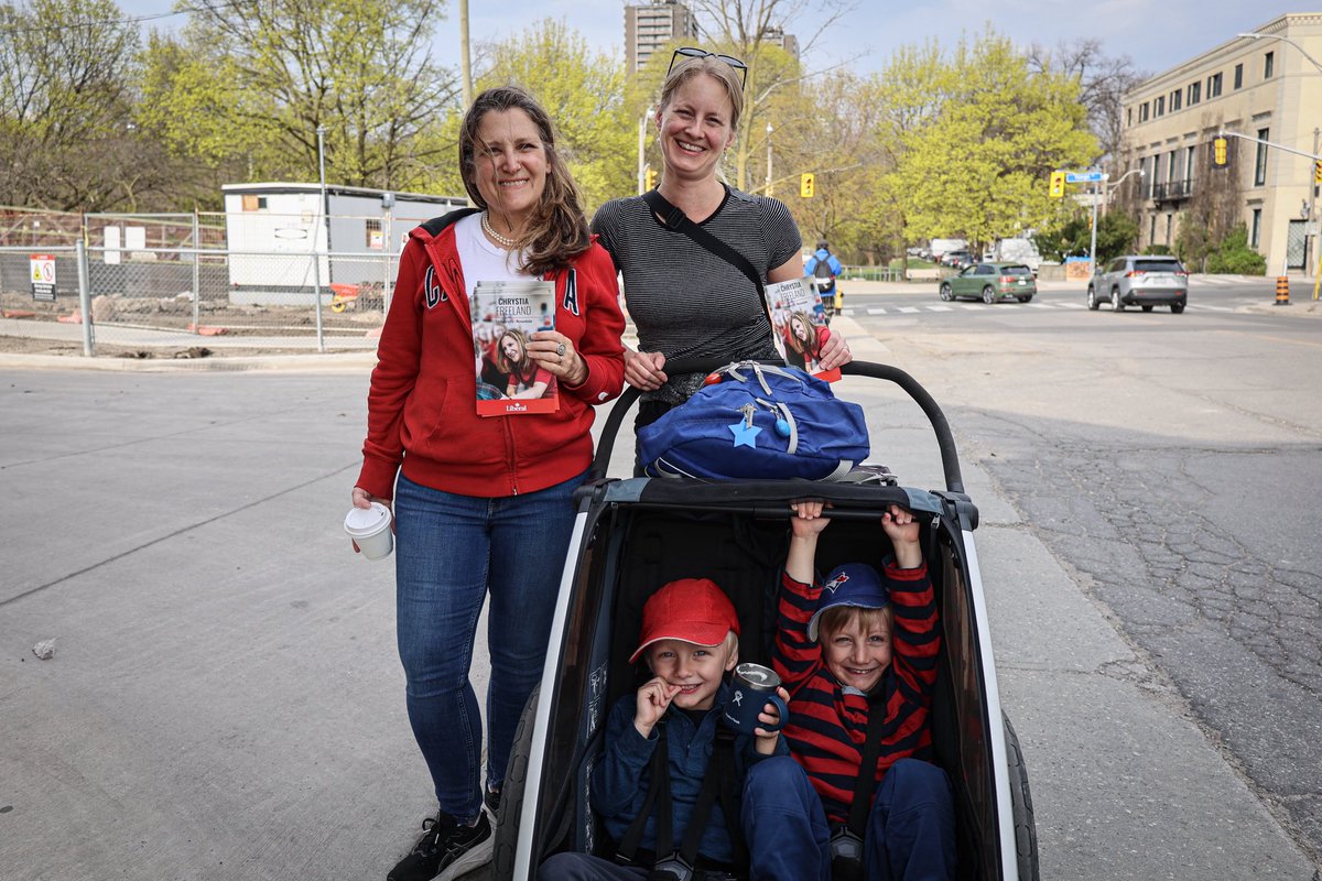 cafreeland's tweet image. My wonderful neighbours in University—Rosedale: last night, you gave to me the strongest mandate in the history of our great riding. 64 per cent of you put your faith in me. I am extremely grateful for this strong support and to the volunteers who helped make this possible. I…