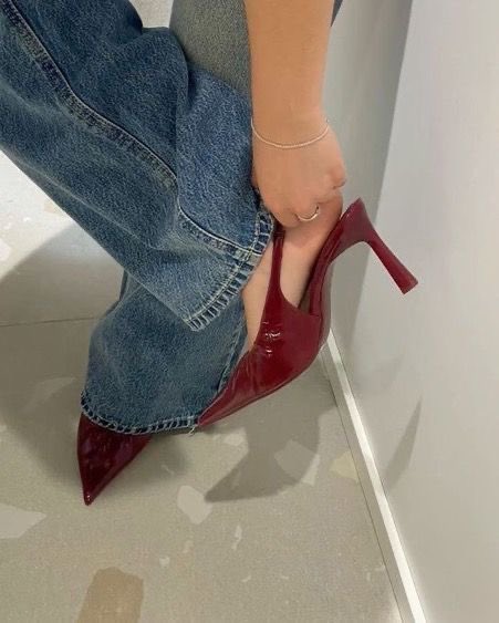 Diorgirlx's tweet photo. heels with jeans combo https://t.co/pIN6nlB2cQ