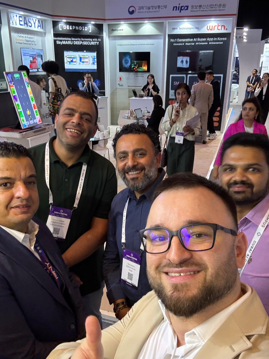 SoikaLabs's tweet photo. Powerful AI workstation to self host LLM on premise at office and home! Soika Enterprise Software will make super easy with a huge Ai catalog for all industries and Agentic design framework. The station is also opens access to the global Agent to Agent network #soika #aiworkstation