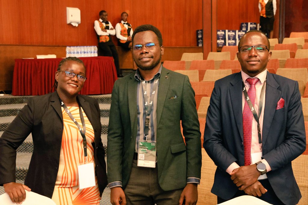 AllanOgwang2's tweet photo. @NREP_UG is proud to be one of the lead partners at the Energy Convention 2025 ,embracing the synergy of oil ⚙️, gas ⛽, and renewable energy ☀️ for a sustainable future! Brought to you by the Uganda Chamber of Energy and Minerals.
#EnergyUG2025 #Sustainability #NREP https://t.co/TksCR3r4j3