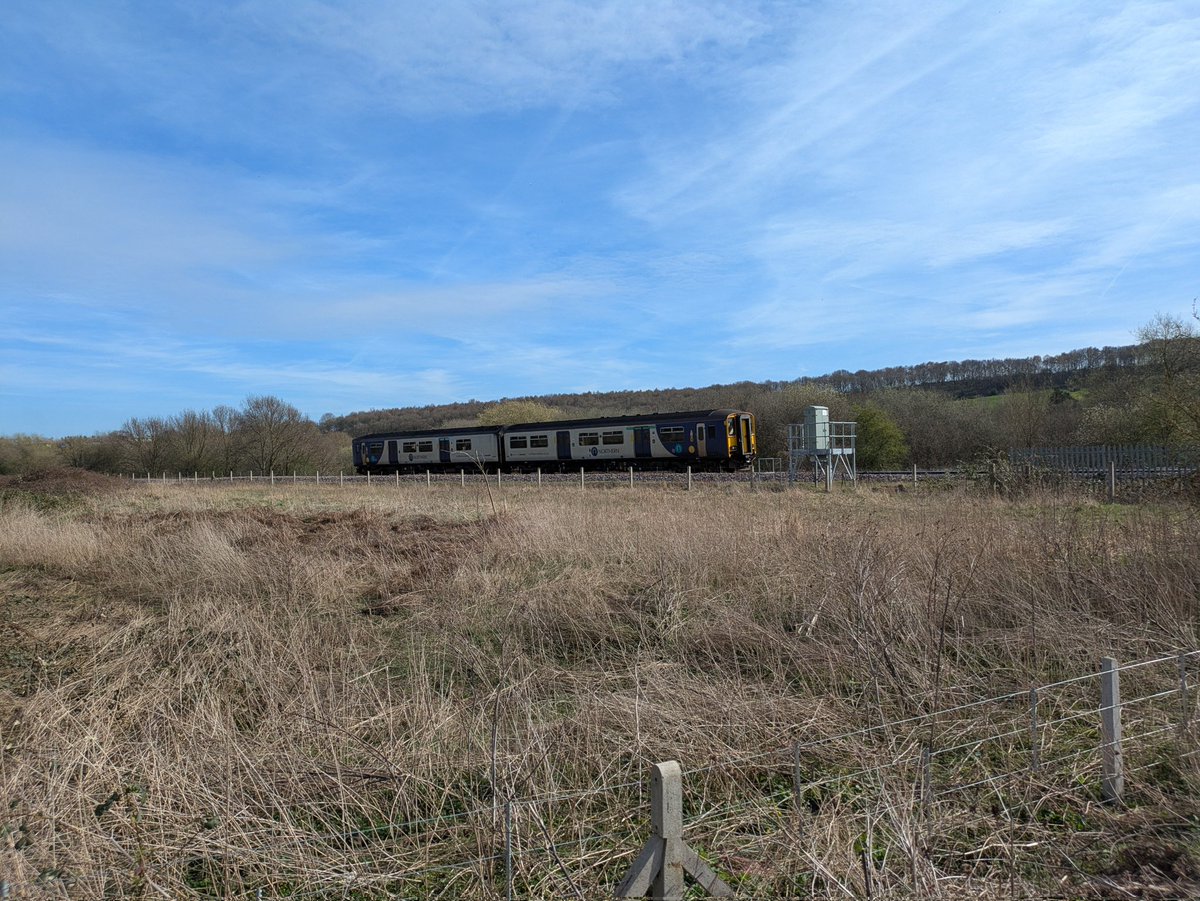 SteelCityDog_'s tweet image. Sprinting along in sunny South Yorkshire -

A @northernassist Class 150/2, I believe to be 150204, coasts through Ferry Boat Lane towards Mexborough on a stopping service to Sheffield.

31/03/25

#Class150 #Mexborough