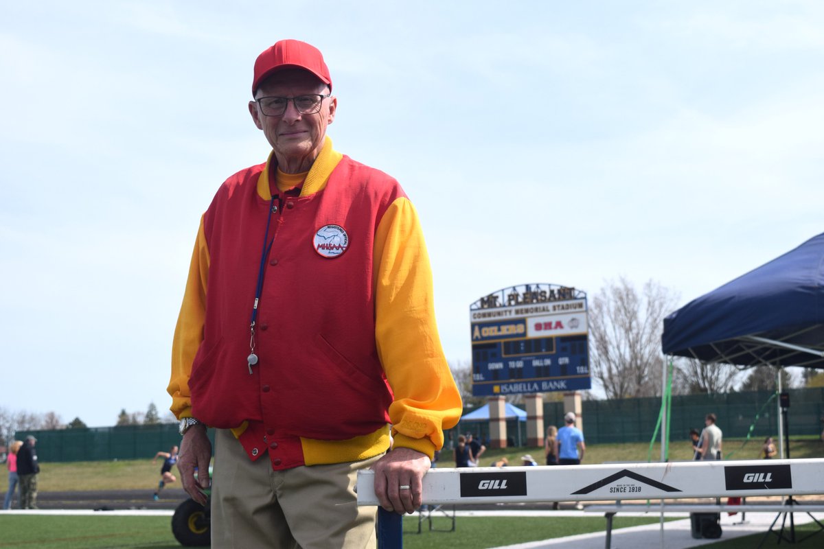Mt. Pleasant's Jim MacLean has been a mainstay on the mid-Michigan sports scene for decades. On Saturday his was honored by the MHSAA for 50 years of service as an official - tinyurl.com/3vk9h4ye