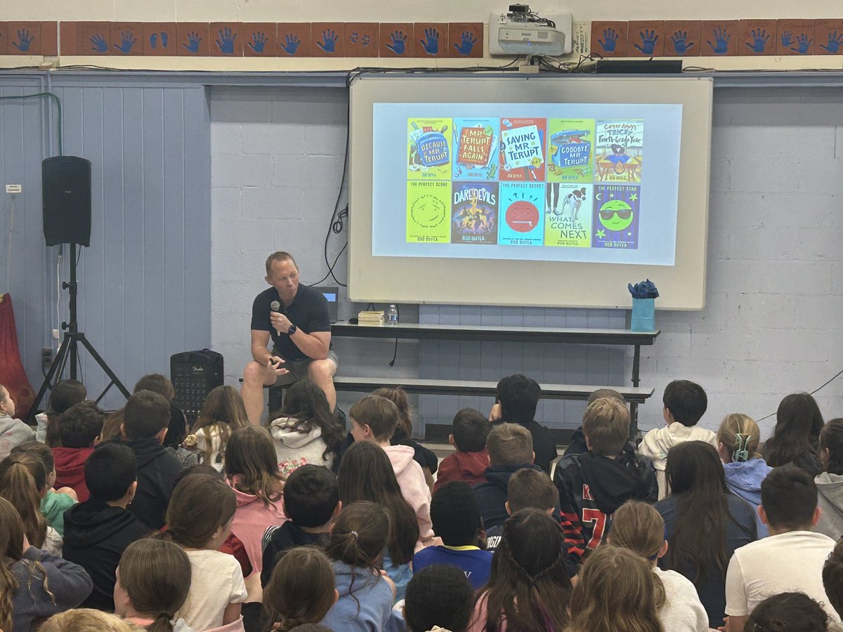 s_grenham's tweet image. #beproudbedale had a fantastic visit from author @RobBuyea today! 📚 Our Ss were inspired by his stories &amp;amp; insights. Huge thanks 🙏 to the Dale Street @MedfieldK8PTO for making this wonderful opportunity possible! #dalestreetreads #medfieldps #kidsdeserveit