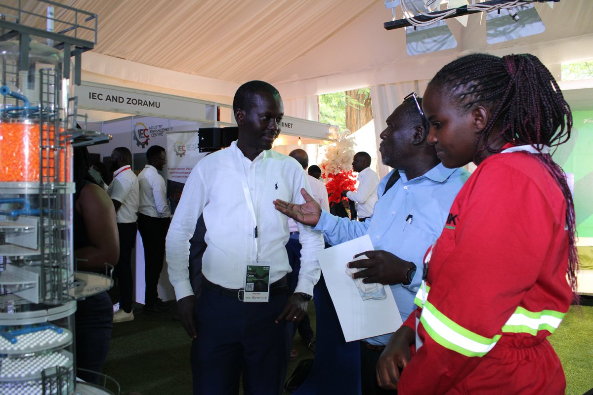 Oscar Kamukuuku Muhumuza tweet media