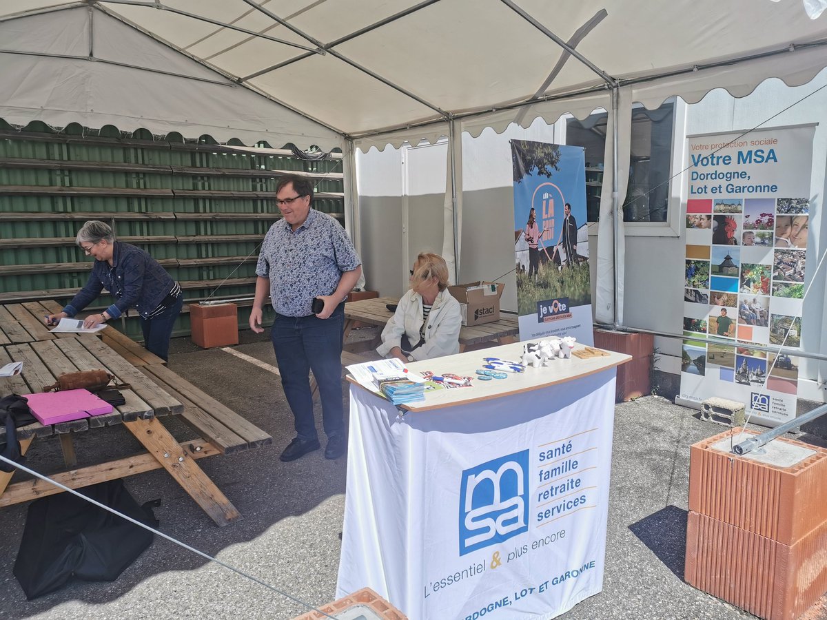 MSA Dordogne, Lot et Garonne (@msa_dlg) on Twitter photo Nouvelle action de terrain #msa_dlg pour promouvoir les #ElectionsDeleguesMSA auprès cette fois des salariés de l'entreprise Unicoque , en présence de nos Administrateurs <a href="/cassand_rey/">Rey-Cassand Annie</a> et <a href="/SureLaurent/">Sure Laurent</a>. Un moment riche en échanges qui a permis de rappeler l'importance du vote #MSA. Nouvelle action de terrain #msa_dlg pour promouvoir les #ElectionsDeleguesMSA auprès cette fois des salariés de l'entreprise Unicoque , en présence de nos Administrateurs <a href="/cassand_rey/">Rey-Cassand Annie</a> et <a href="/SureLaurent/">Sure Laurent</a>. Un moment riche en échanges qui a permis de rappeler l'importance du vote #MSA.
