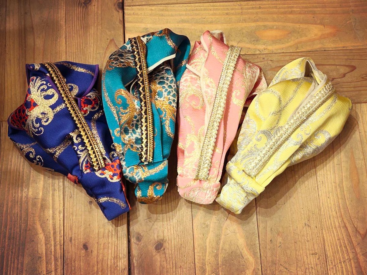 CatwalkBijoux's tweet image. Catwalk Bijoux New Arrivals 
UTAGE Tarban
人気のUTAGE Tarbanに新作が登場します！リバーシブルでリボン取り外し可能。
今回は、表面と裏面の世界感がちがいすぎて楽しいターバンになってます😊
気になる方はDMでお問い合わせ下さい。
#catwalkbijoux #vintage #koenji #tarban