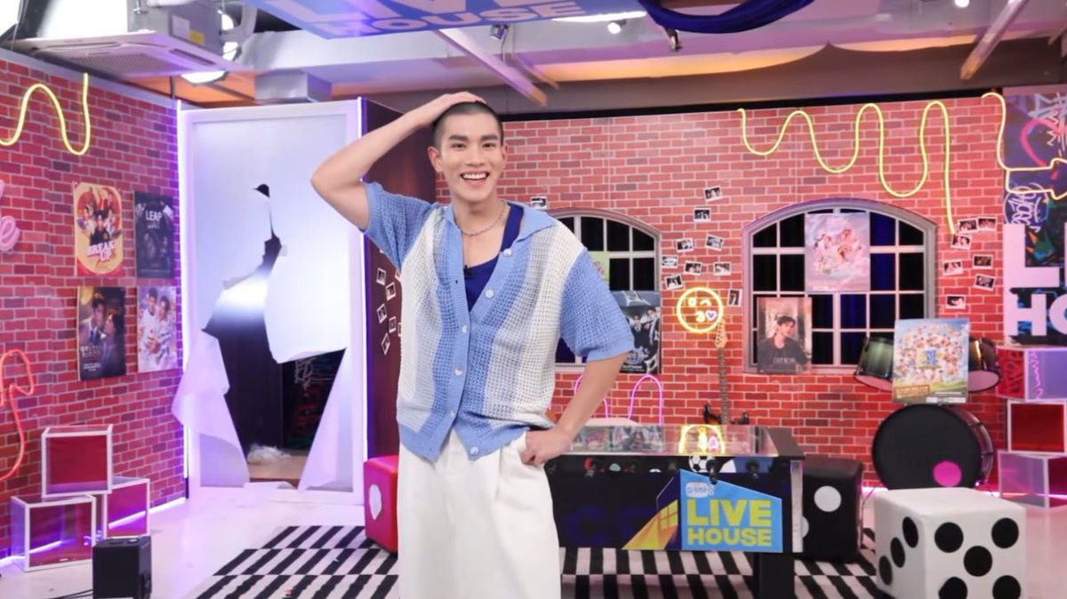 เอ๋ง tweet media