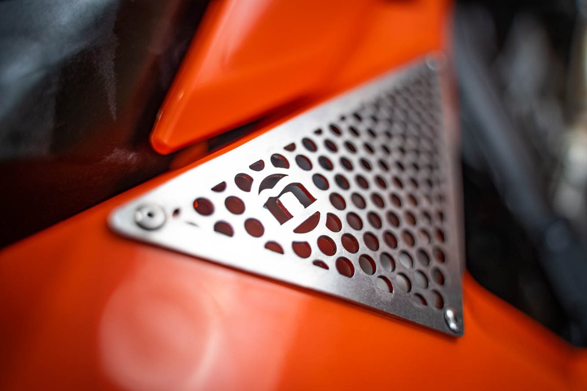 NihiloConcepts's tweet photo. New Product! 🚨🏁🔥 Unleash you KTM Big Bike's true potential with the all-new #NihiloConcepts Shock Air Port for 2025 models! Forget shock fade holding you back. The #1 benefit? Superior #SHOCK COOLING! ❄️ ➡️https://t.co/zu6sTA2ind #KTM #WPSuspension #ShockCooling #DirtBike https://t.co/vatEQ5nJSI