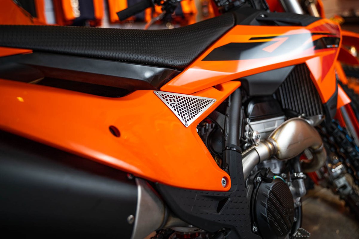 New Product! 🚨🏁🔥 Unleash you KTM Big Bike's true potential with the all-new #NihiloConcepts Shock Air Port for 2025 models! Forget shock fade holding you back. The #1 benefit? Superior #SHOCK COOLING! ❄️ ➡️bit.ly/4jTkgzA #KTM #WPSuspension #ShockCooling #DirtBike
