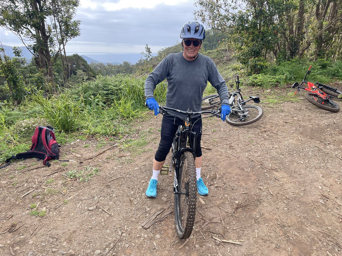 Perto_do_Mar's tweet photo. Yesterday I joined a fabulous Mountainbike Tour starting in Fajã dos Rolos above Machico continuing to Portela and Camacha and ending in Canico de Baixo. 800m elevation gain with a real Bike, no E-Bike, made be a little bit tired. #Madeira https://t.co/E1ZA2KVirL