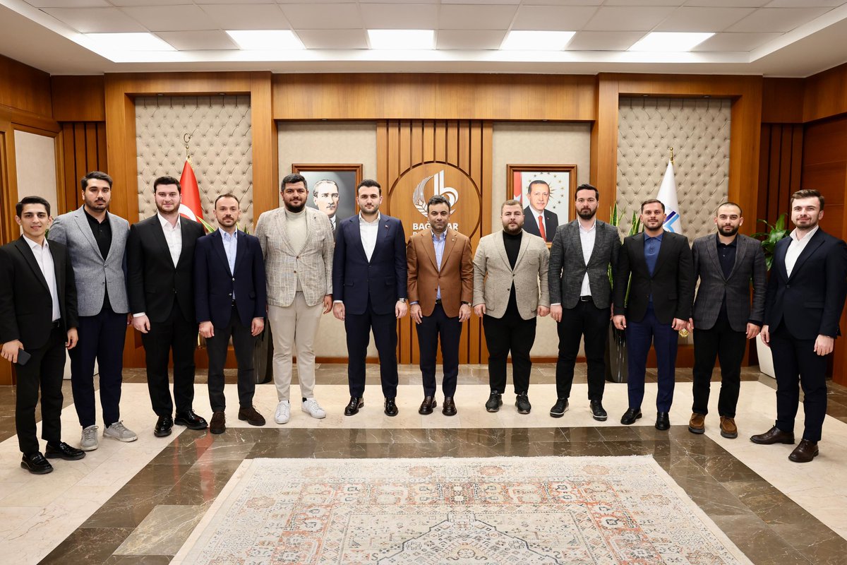 AK Parti İstanbul İl Gençlik Kolları Başkanı <a href="/nevzatyucetr/">Nevzat Yüce</a> ile beraberindeki yürütme kurulu üyeleri ve AK Parti Bağcılar İlçe Gençlik Kolları Başkanı <a href="/halilbrahimgns/">Halil İbrahim Güneş</a> ’e kıymetli ziyaretleri için teşekkür ediyorum.