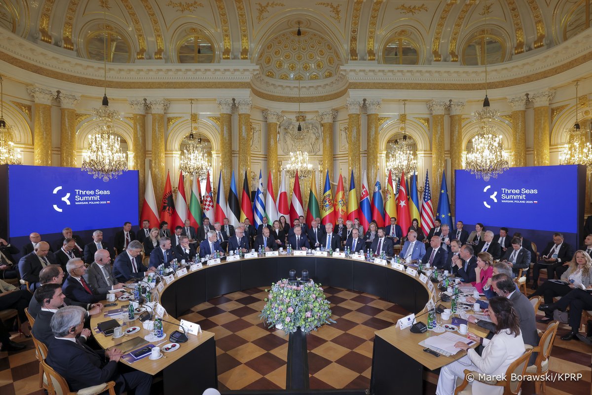 📍 Joint Declaration of the 10th Summit of the Three Seas Initiative:

3seas.eu/media/news/joi…